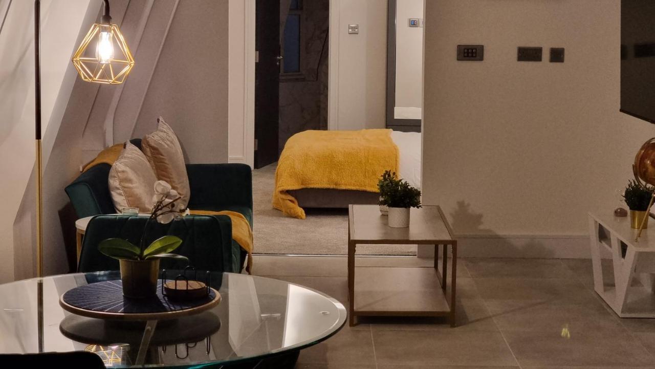 George House Newbury Luxury Apartments Esterno foto