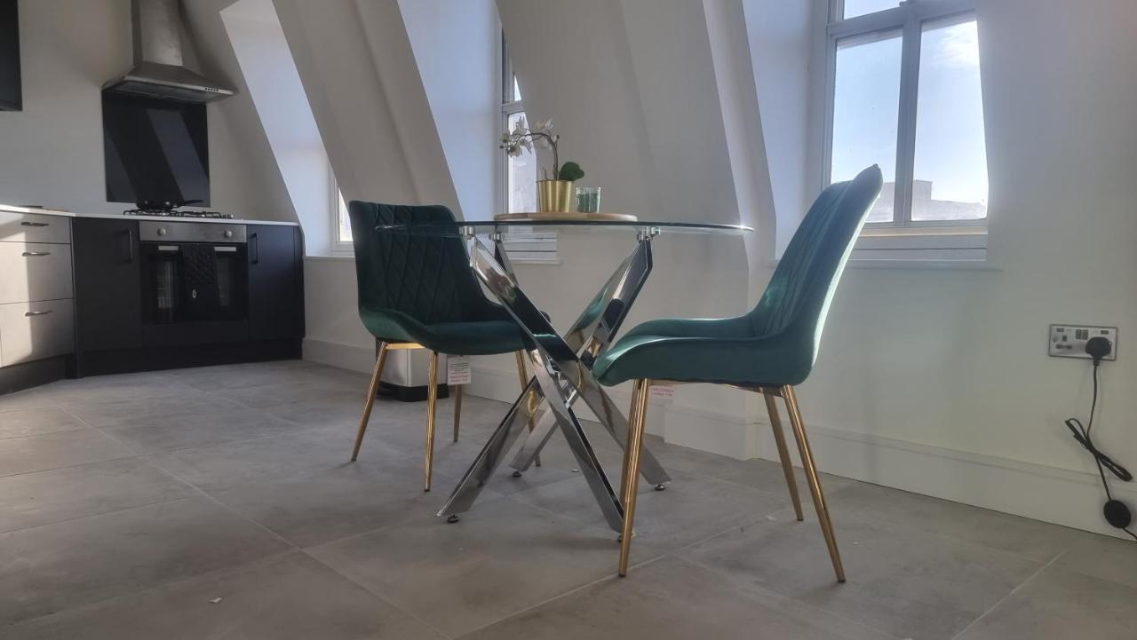 George House Newbury Luxury Apartments Esterno foto