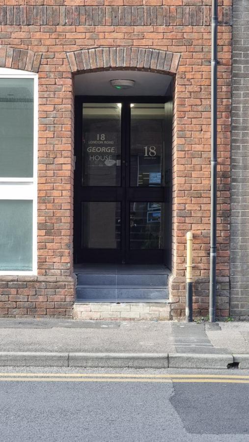 George House Newbury Luxury Apartments Esterno foto